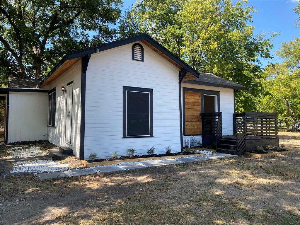 Property Photo:  1002 Rees Street  TX 75401 