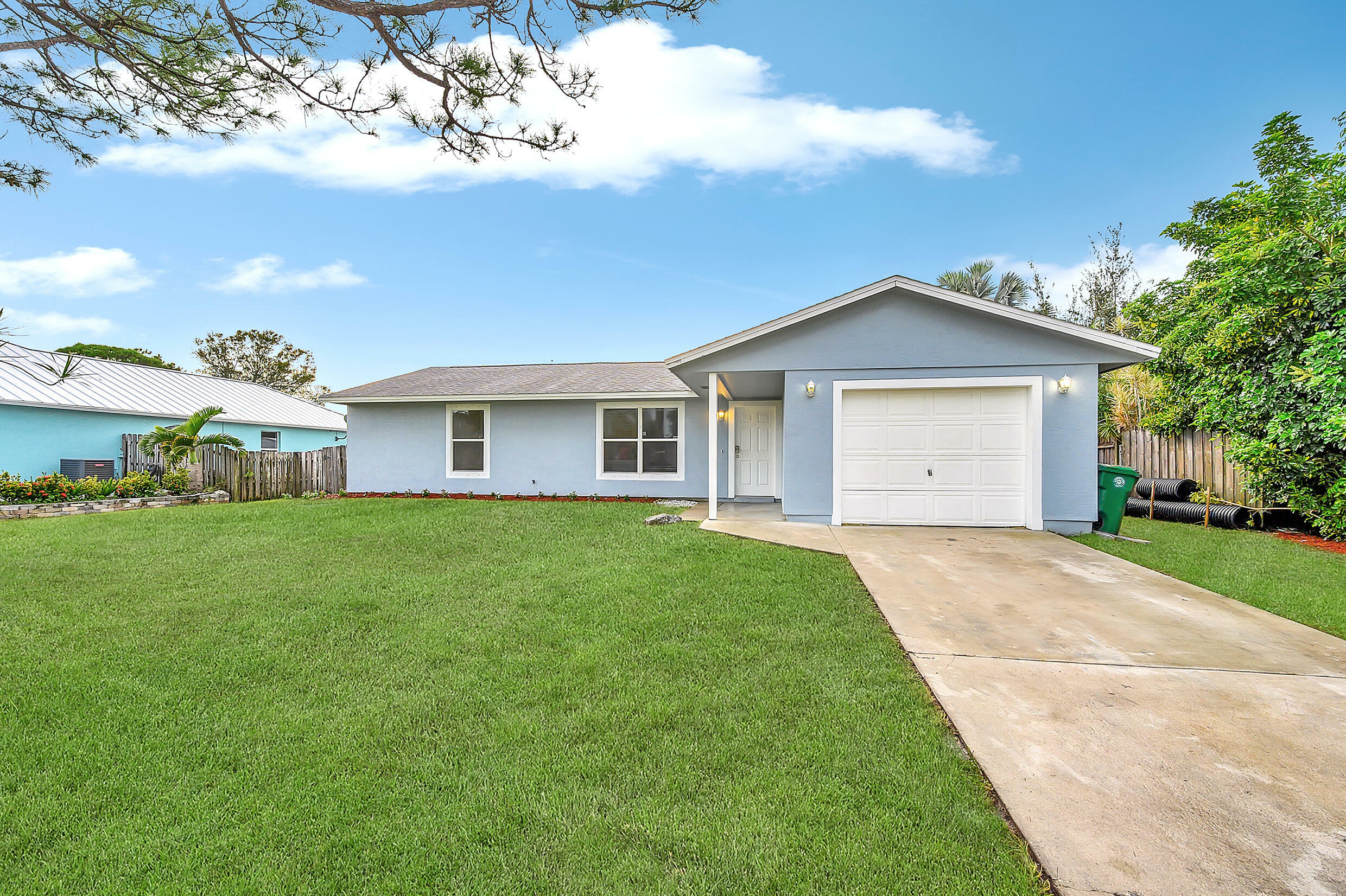 Property Photo:  1198 SW Empire Street  FL 34983 