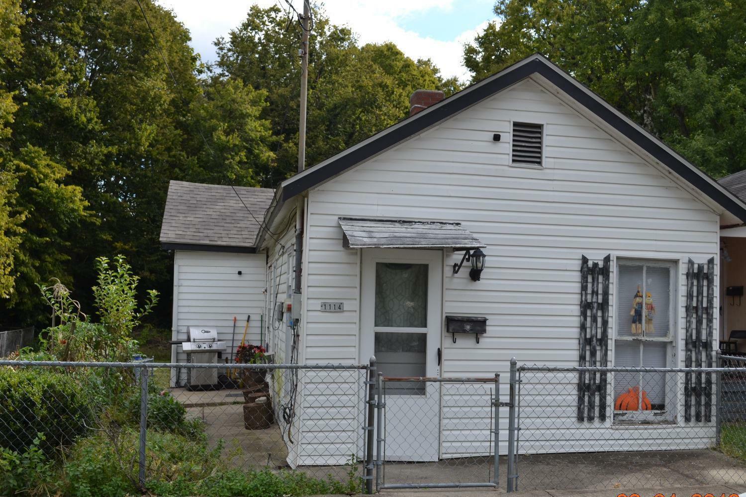 Property Photo: 1114 Garden Ave OH 45011