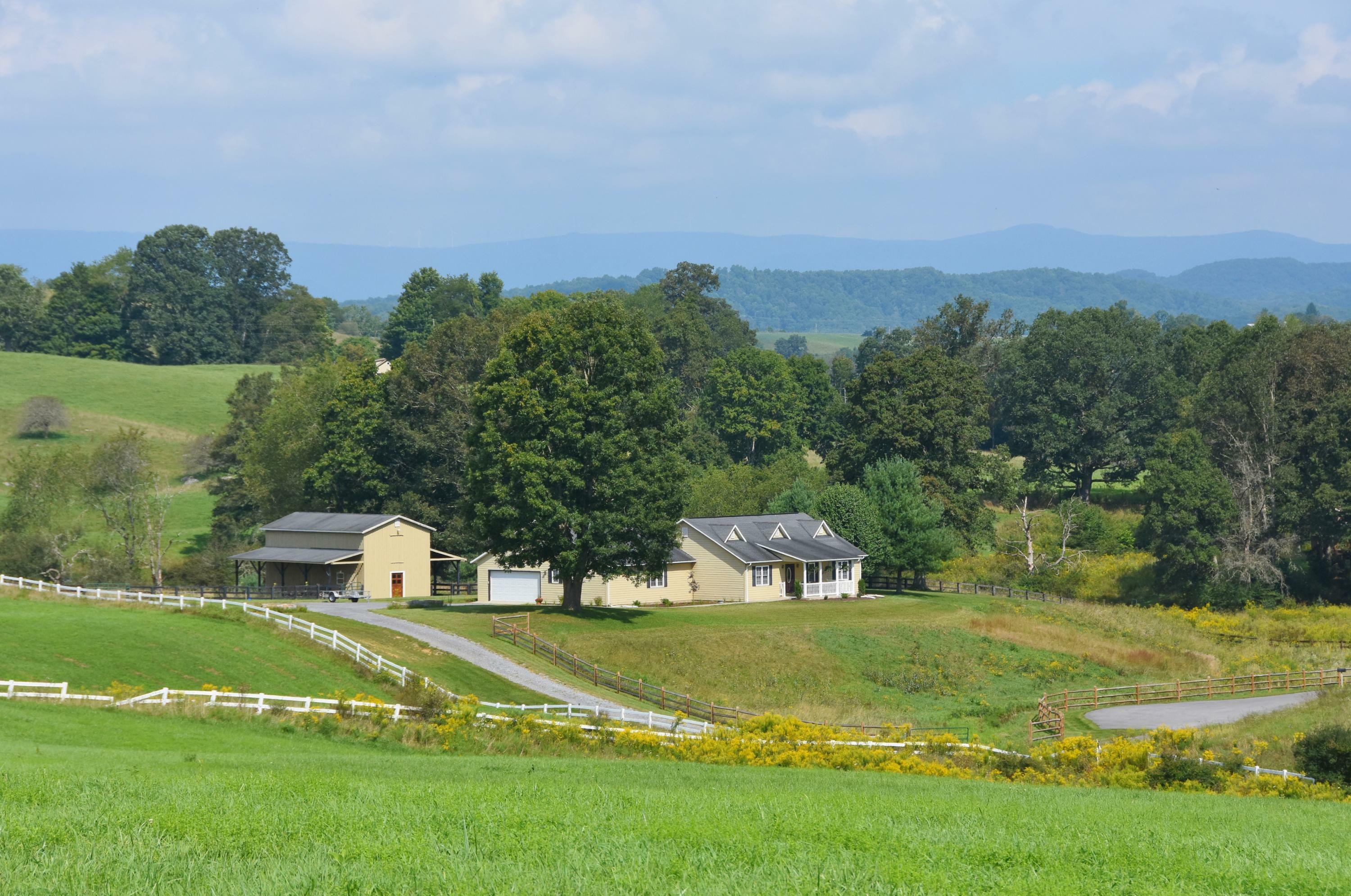 Property Photo: 434 Twin Oaks Lane WV 24957