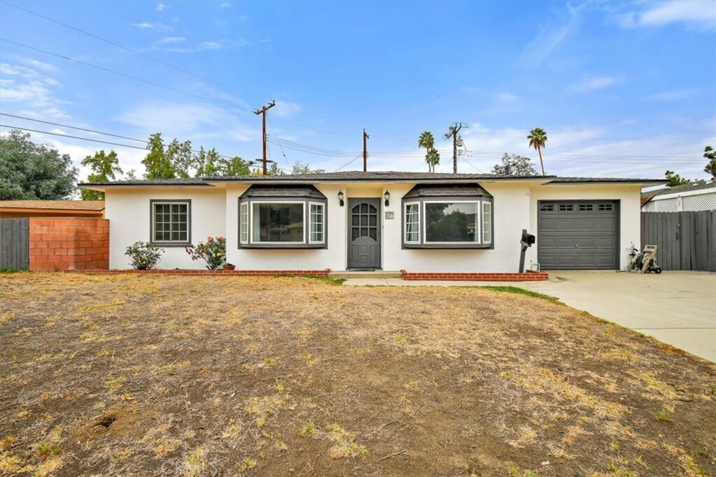 Property Photo:  927 S Danehurst Avenue  CA 91740 