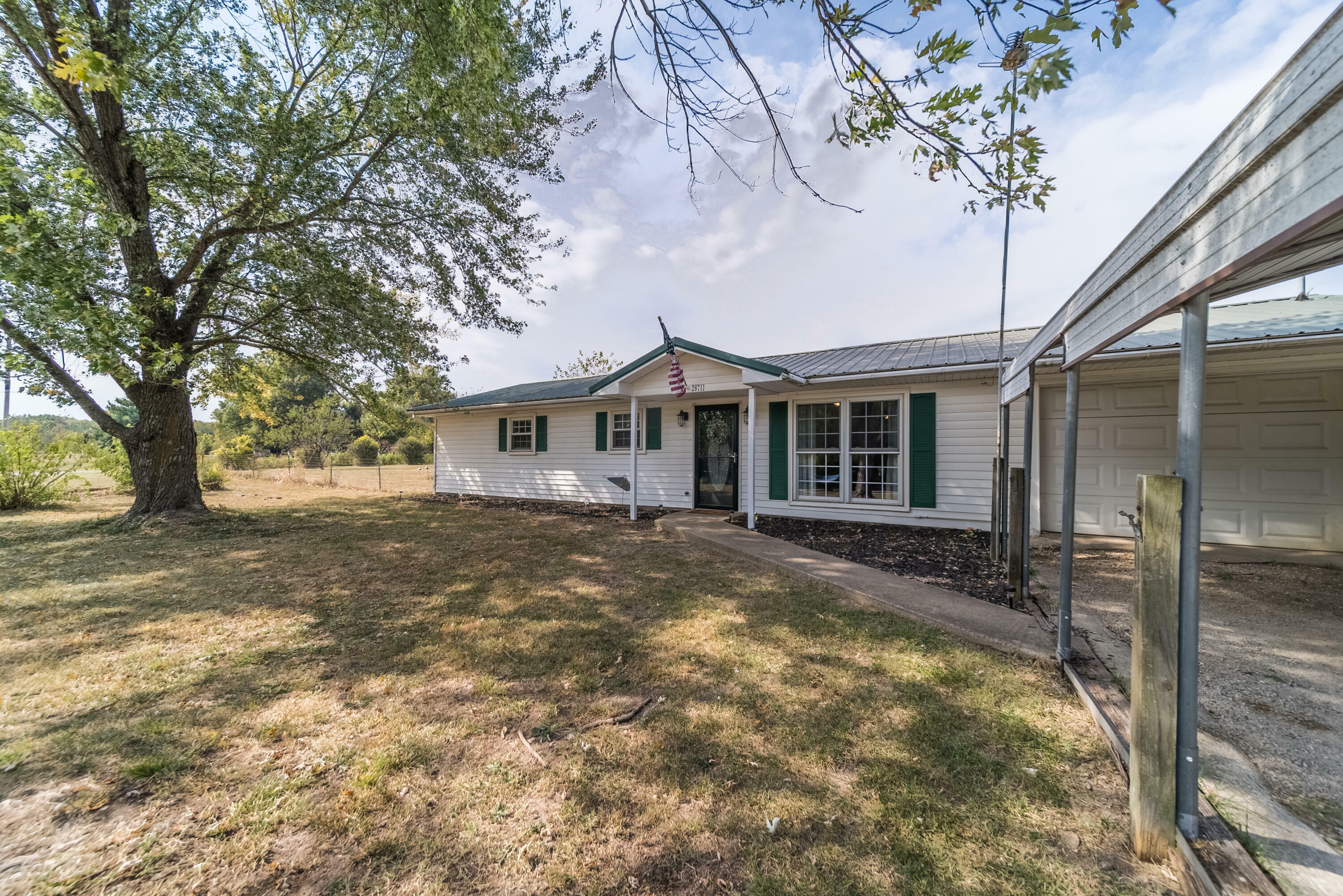 Property Photo:  28711 Farm Road 1075  MO 65745 