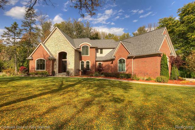 Property Photo:  4138 Walnut Hill Drive  MI 48098 