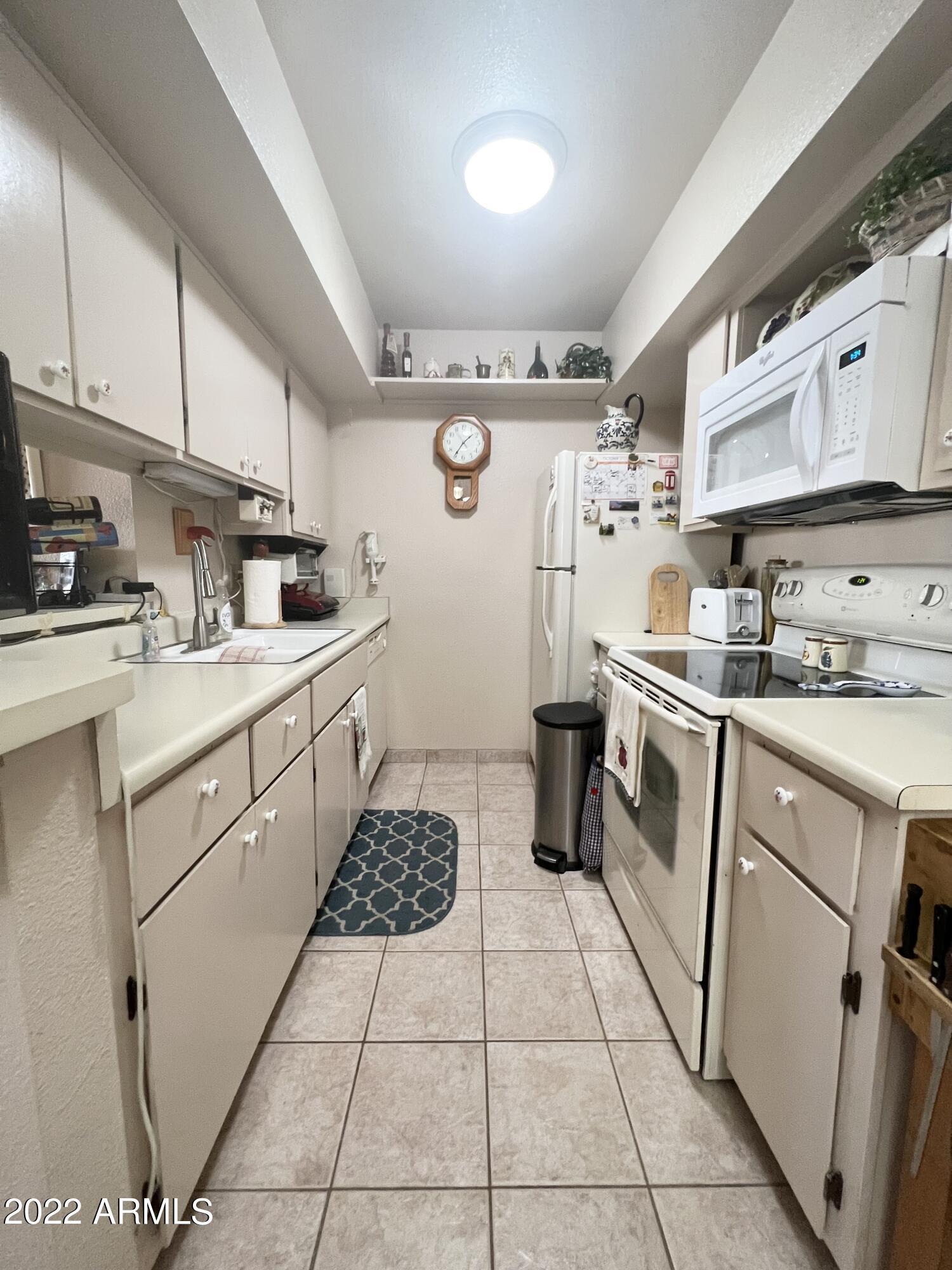 Property Photo: 4554 E Paradise Village Parkway 238 AZ 85032