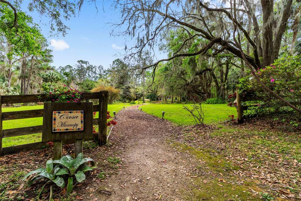 Property Photo:  22251 NW 75th Avenue Road  FL 32667 