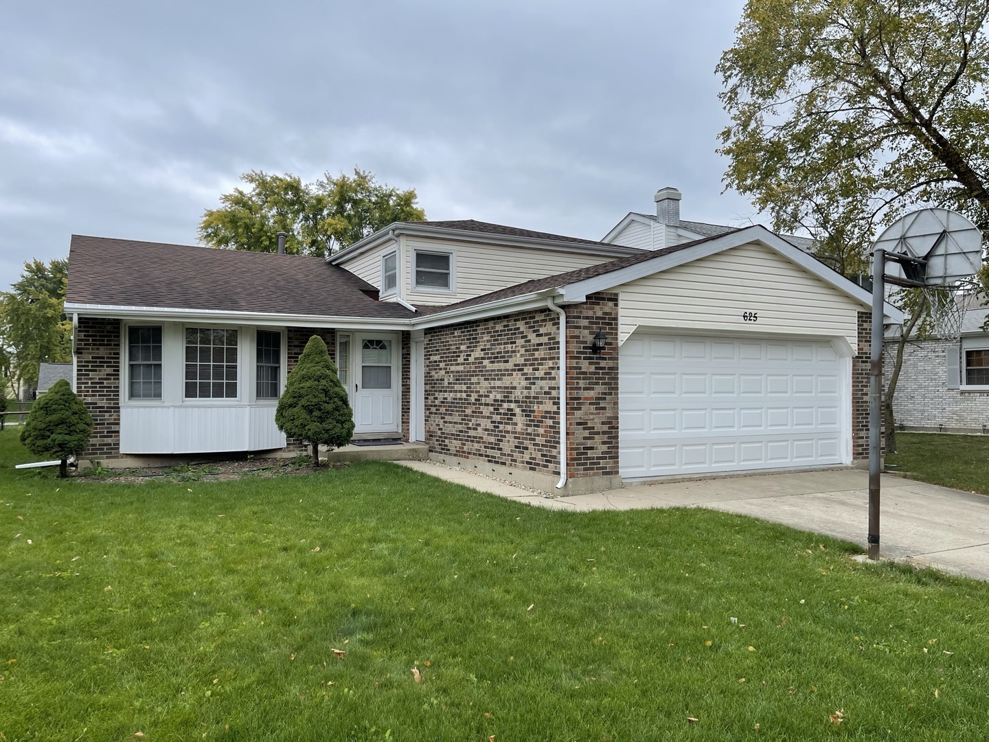 Property Photo:  625 Randi Lane  IL 60169 