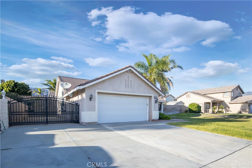 Property Photo: 4012 Larkspur Avenue CA 92377