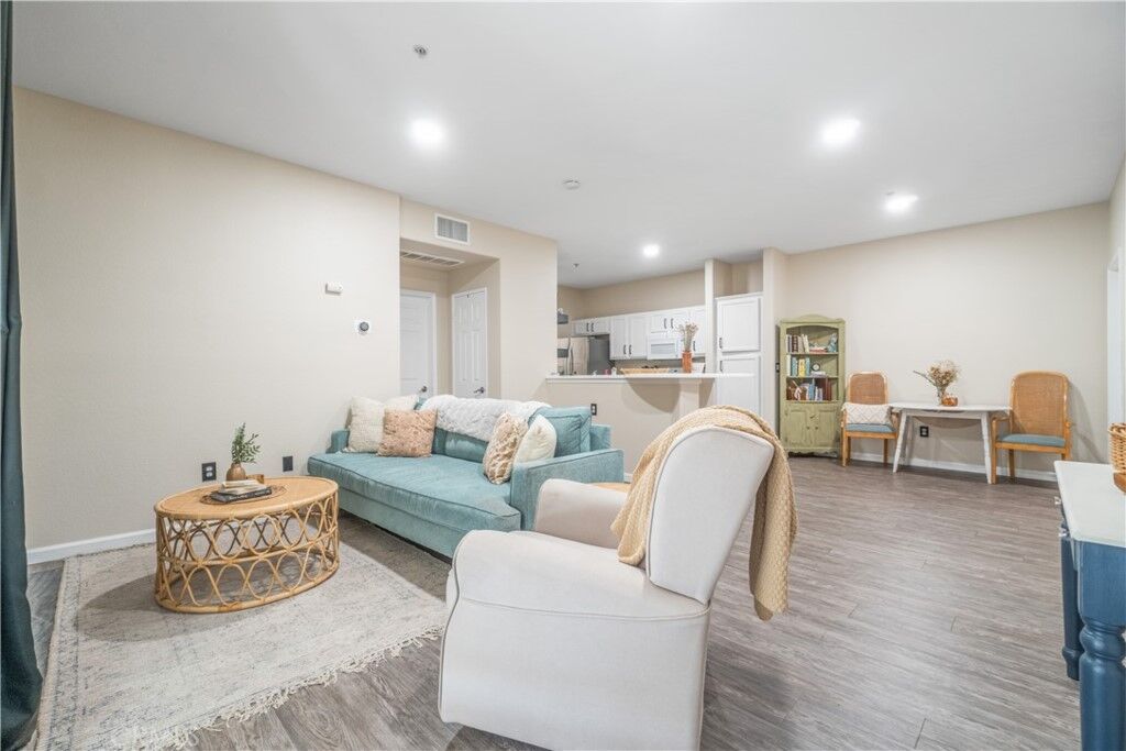 Property Photo: 24909 Madison Avenue 2811 CA 92562