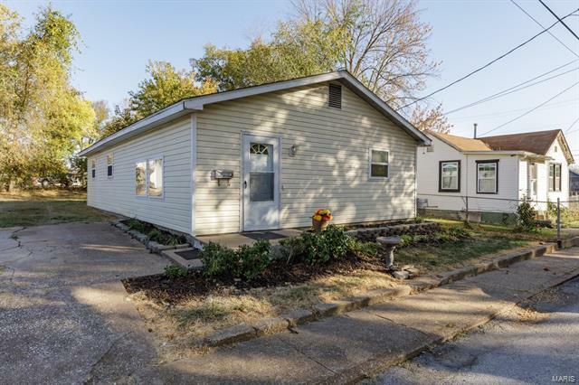 Property Photo:  205 Walnut Street  MO 63019 