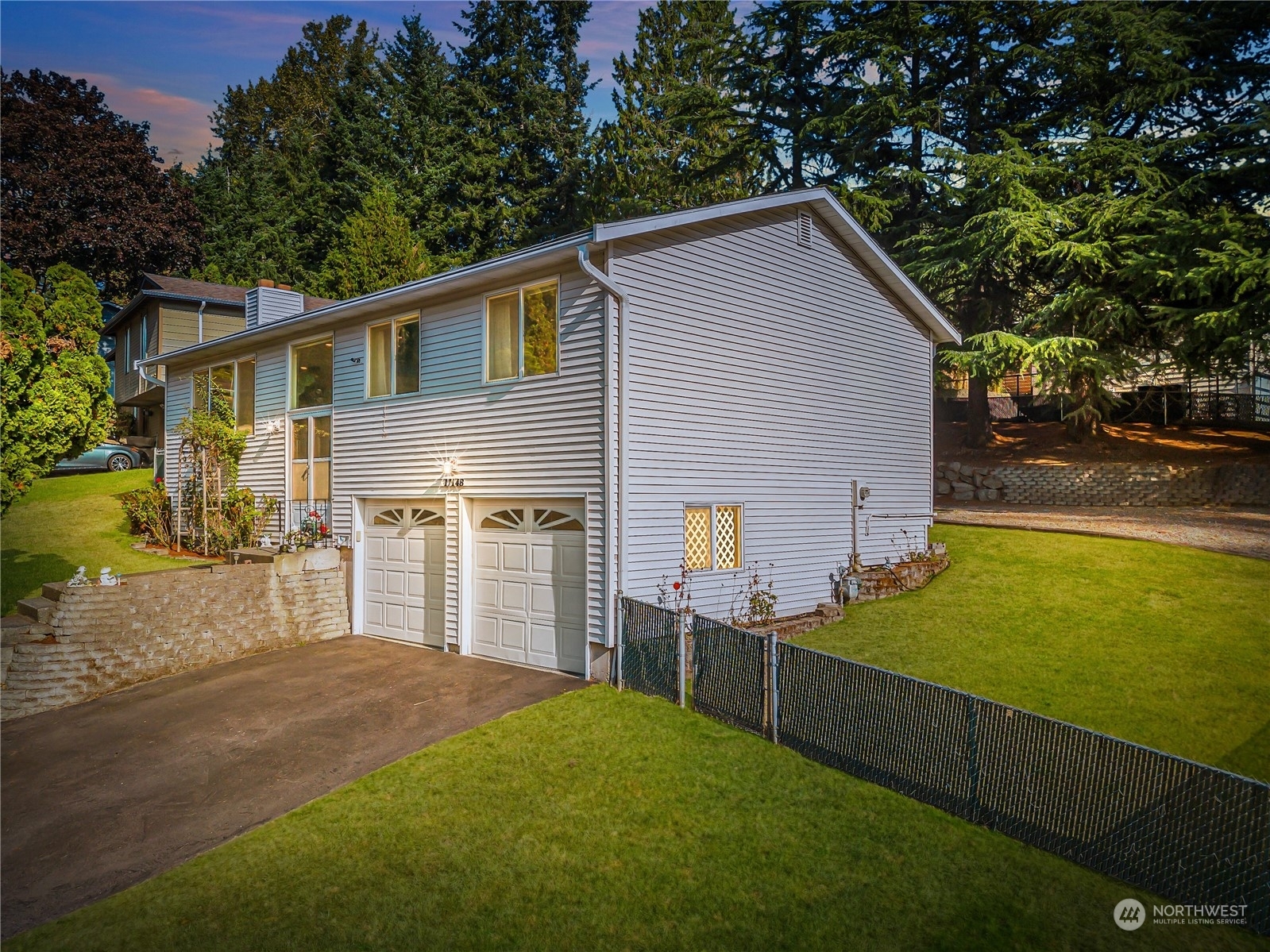 Property Photo:  17148 136th Place SE  WA 98058 