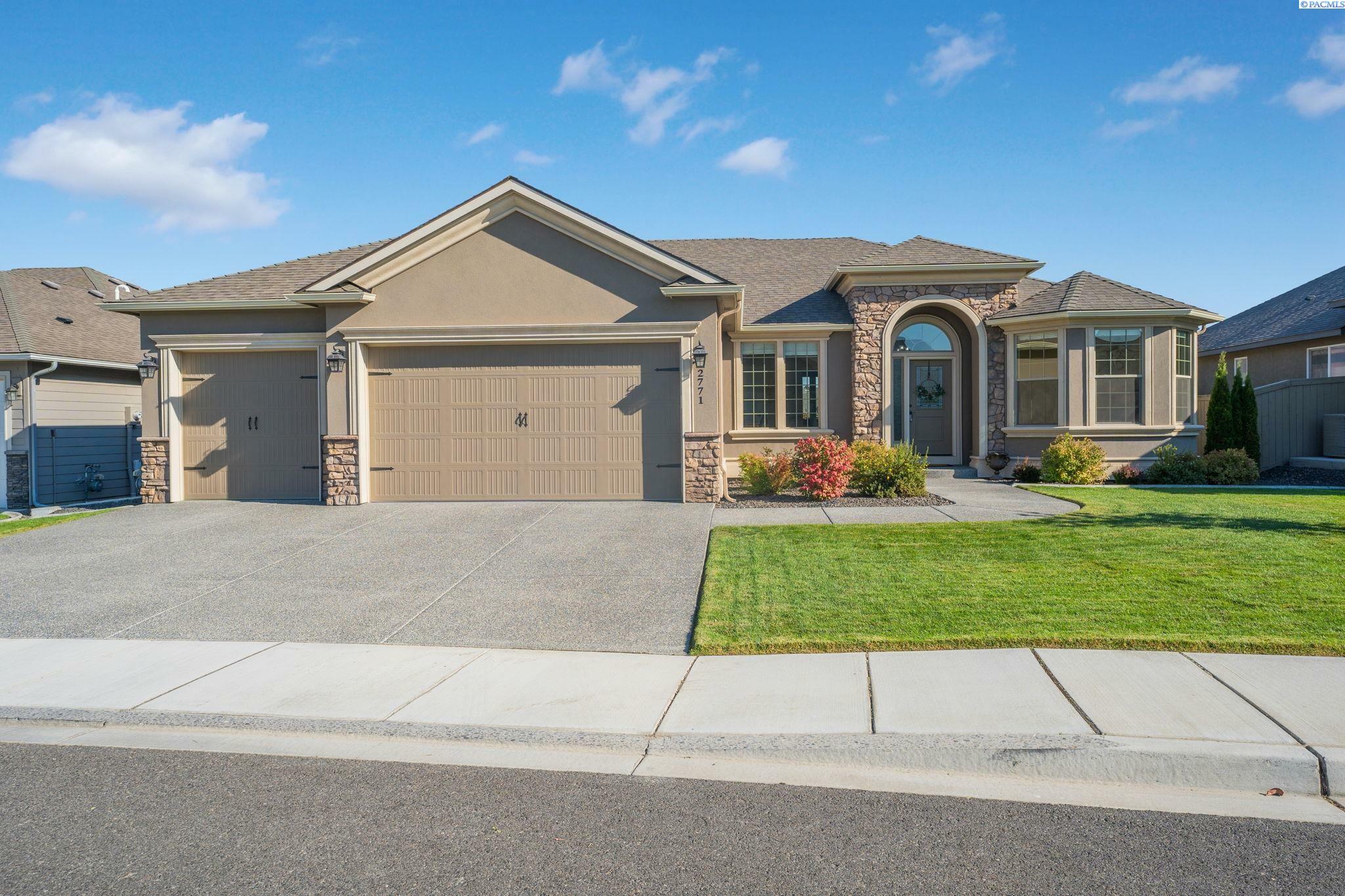 Property Photo:  2771 Grayhawk Loop  WA 99354 