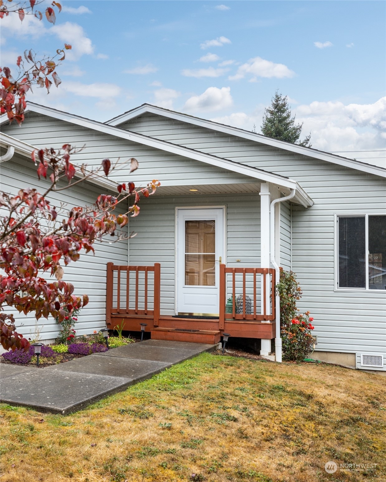 Property Photo:  825 Park Cottage Place  WA 98284 