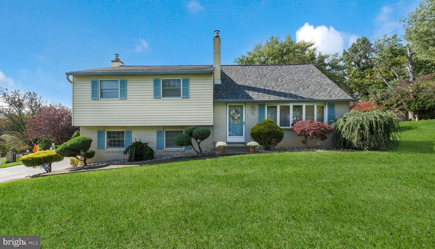 Property Photo: 64 Aqua Drive PA 18966