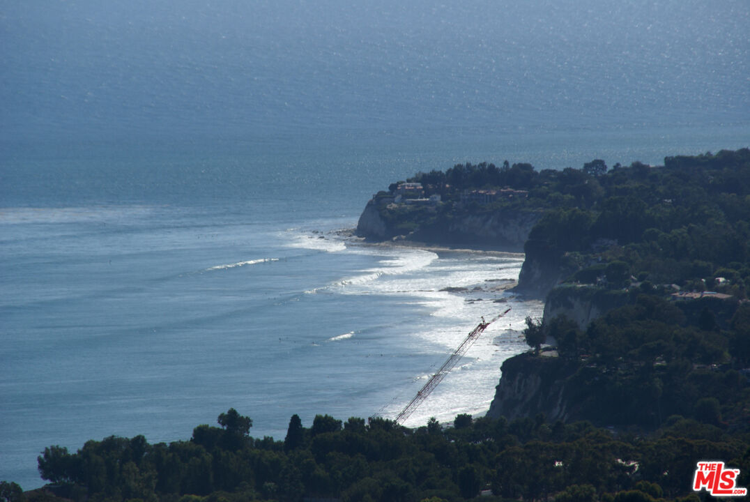 Property Photo:  27460   Calicut Rd  CA 90265 