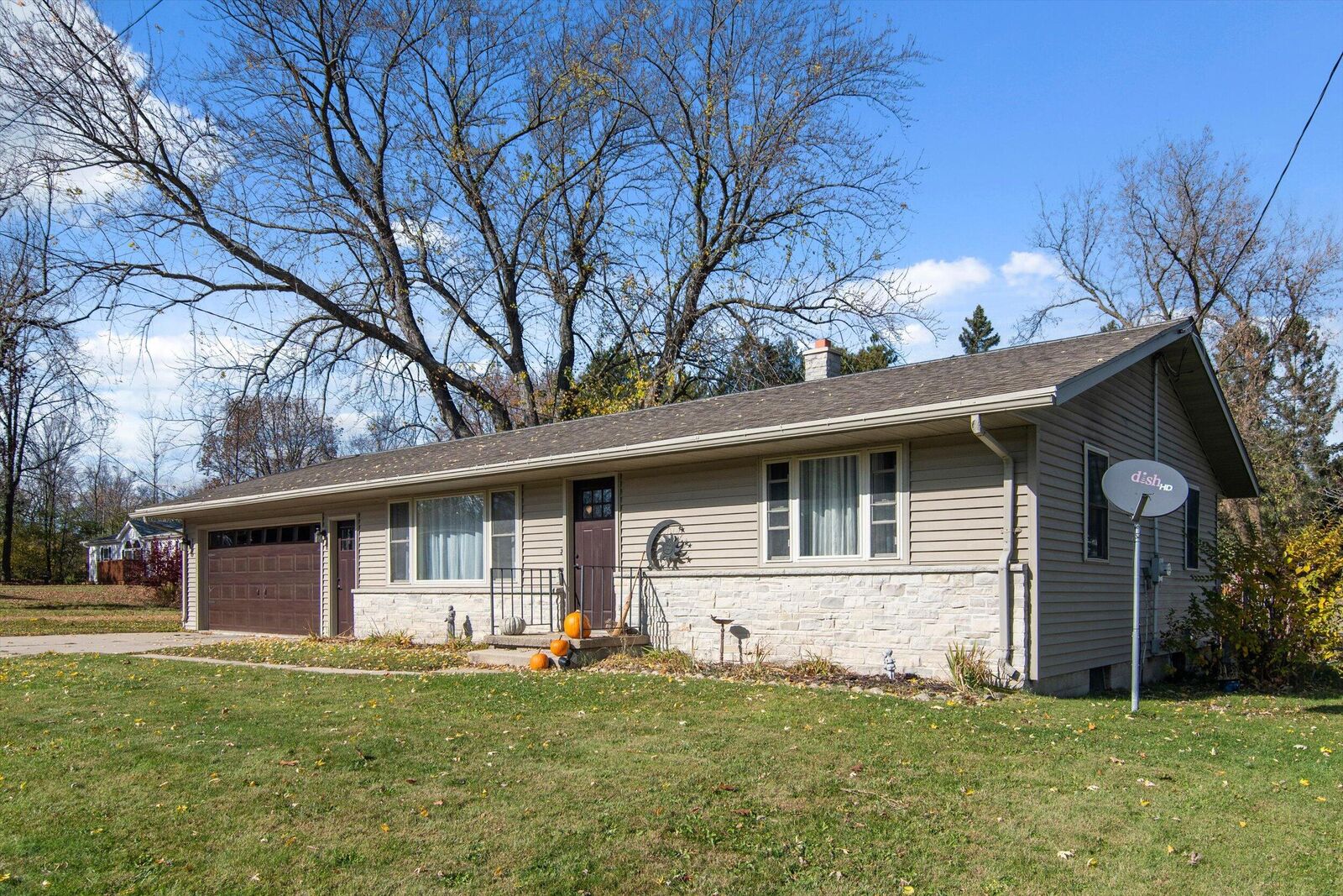 Property Photo: W1083 Lake Dr WI 53010