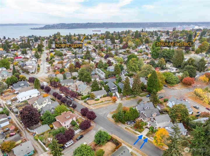 Property Photo:  1029 N Steele Street  WA 98406 
