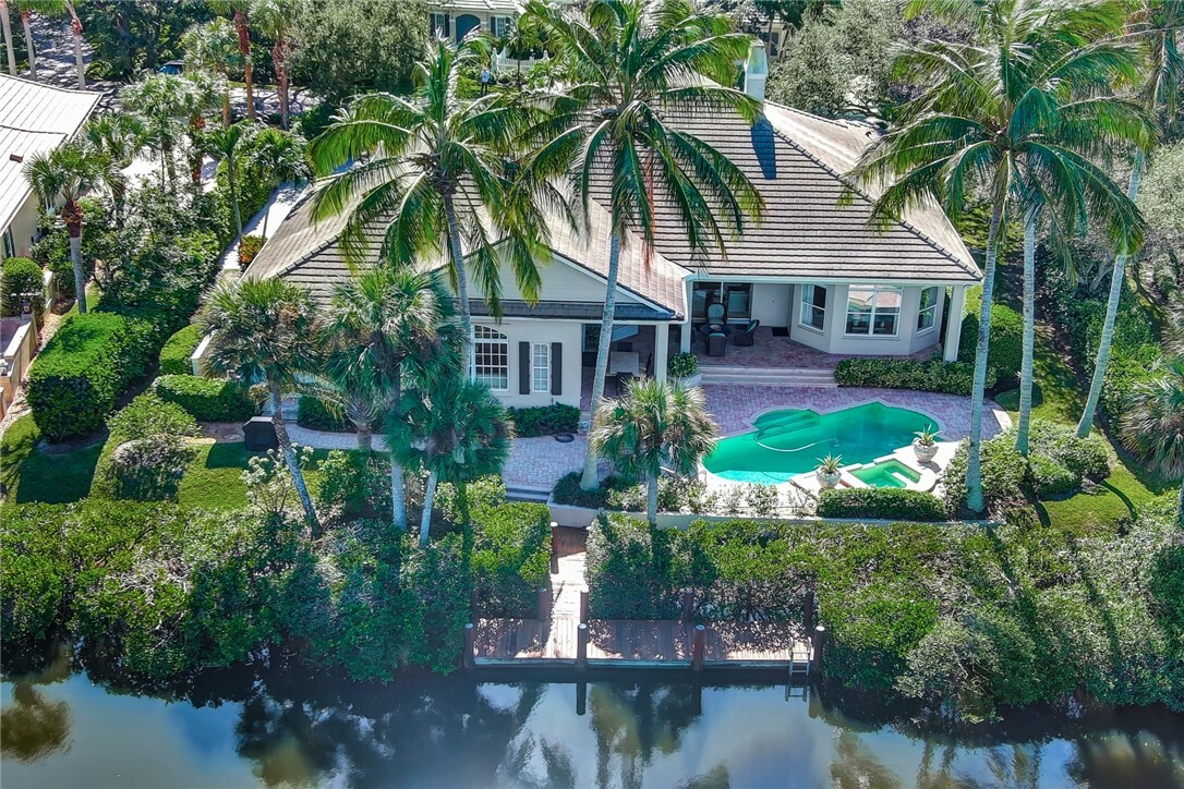 Property Photo: 115 Rivermist Way FL 32963