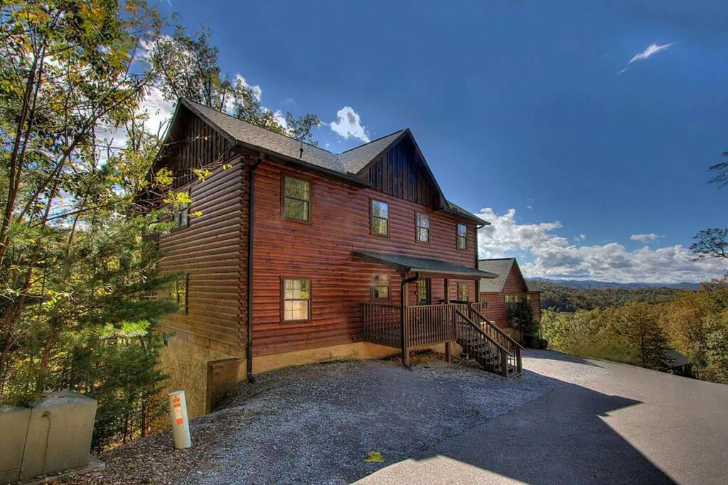 Property Photo: 1670 Kissing Way TN 37876