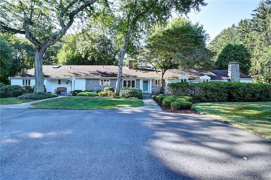 Property Photo: 26 Bittersweet Hill CT 06109