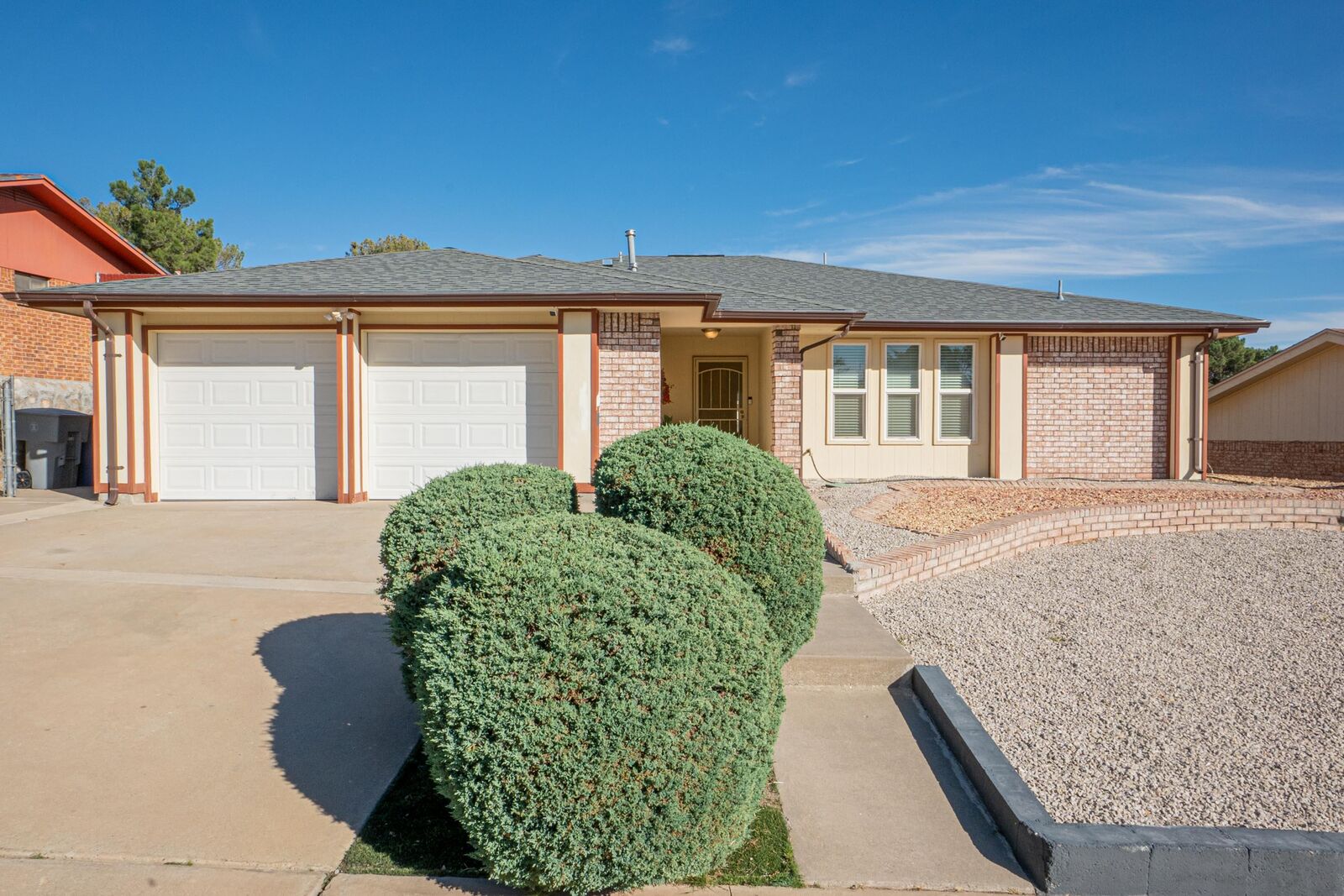 Property Photo: 608 El Parque Drive TX 79912