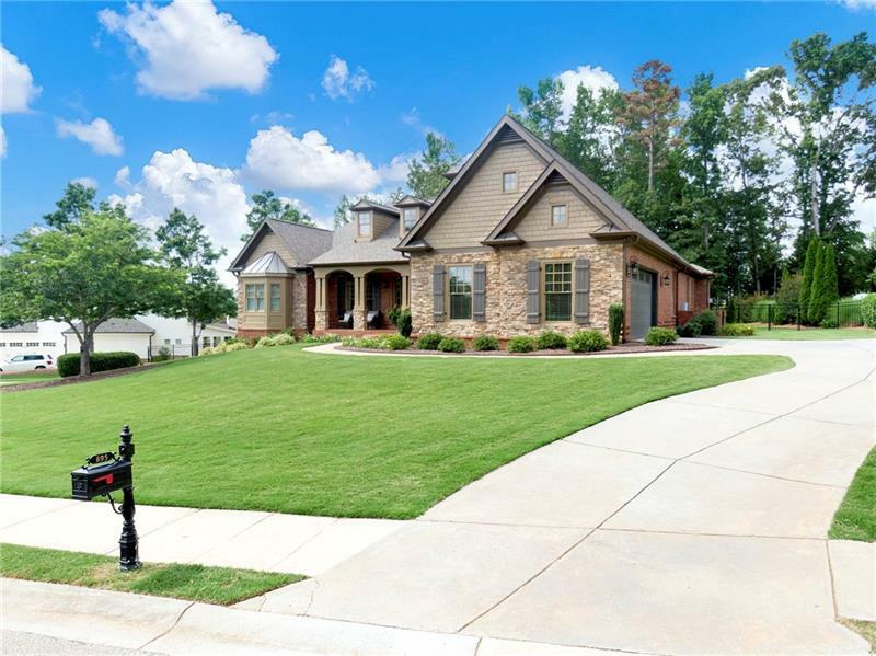 Property Photo: 895 Traditions Way GA 30549