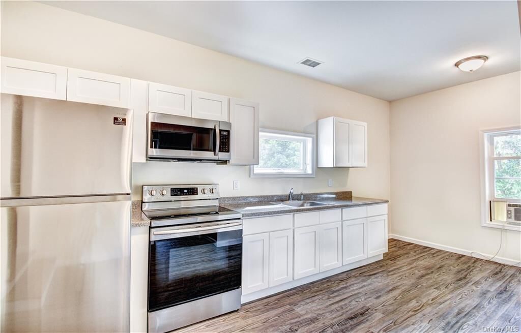 Property Photo:  12 West Street  NY 10924 