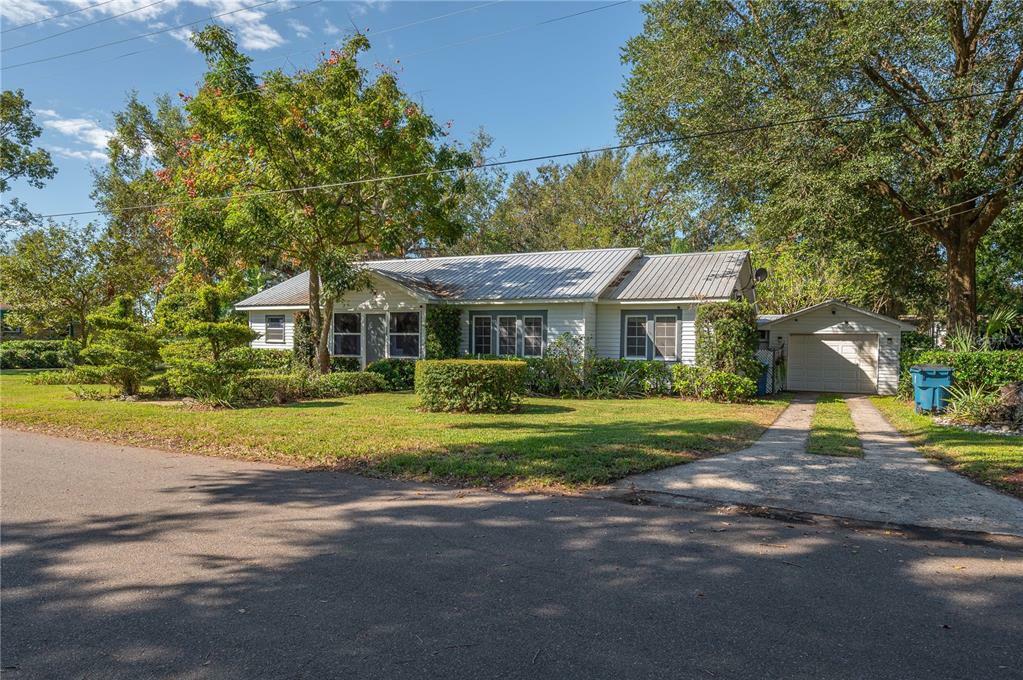 Property Photo: 427 N Tecumseh Avenue FL 33841