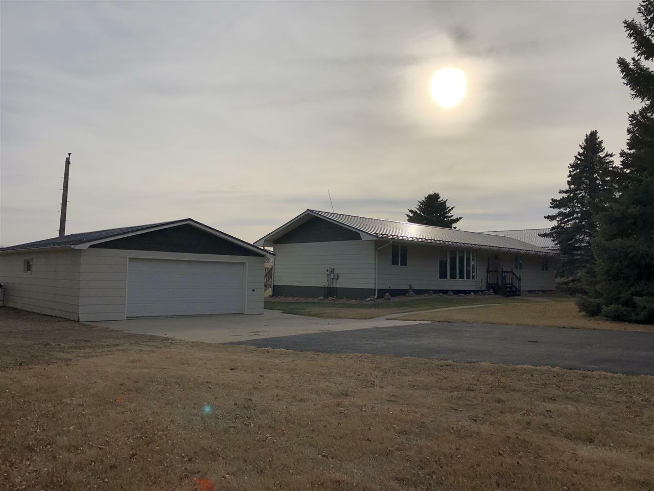 1711 72nd St SE  Minot ND 58701 photo