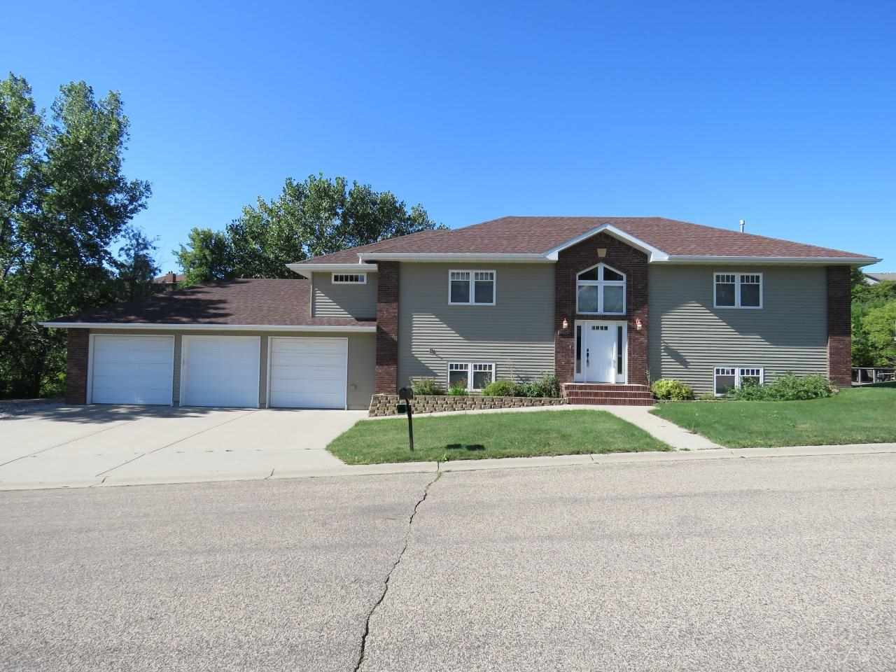 Property Photo: 1425 Golden Valley Lane ND 58703