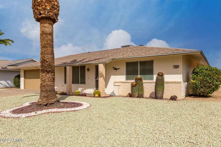 Property Photo: 9402 W Manzanita Drive AZ 85373