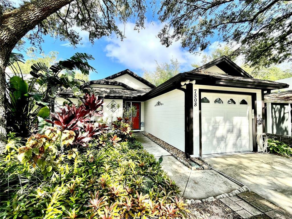 Property Photo:  7508 Leon Avenue  FL 33637 