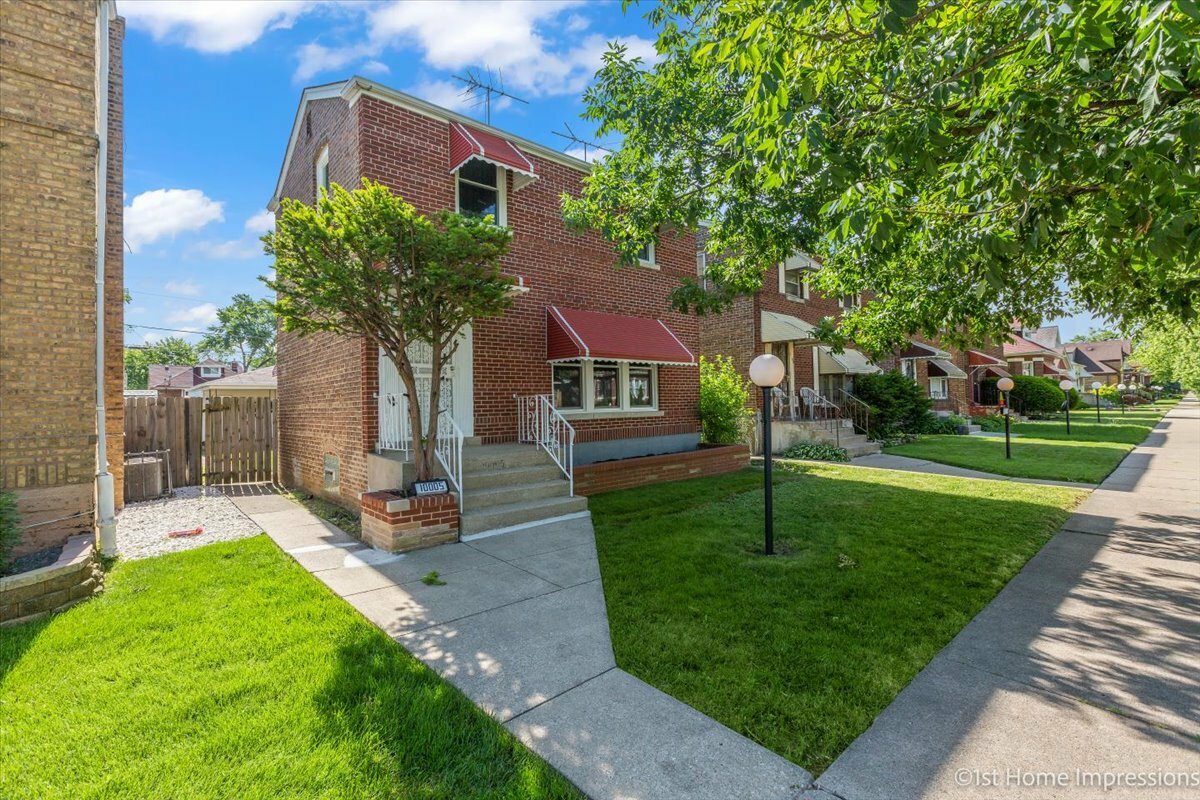 Property Photo: 10005 S Sangamon Street IL 60643