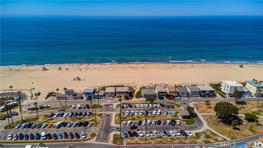 Property Photo: 17158 Bluewater Lane CA 92649