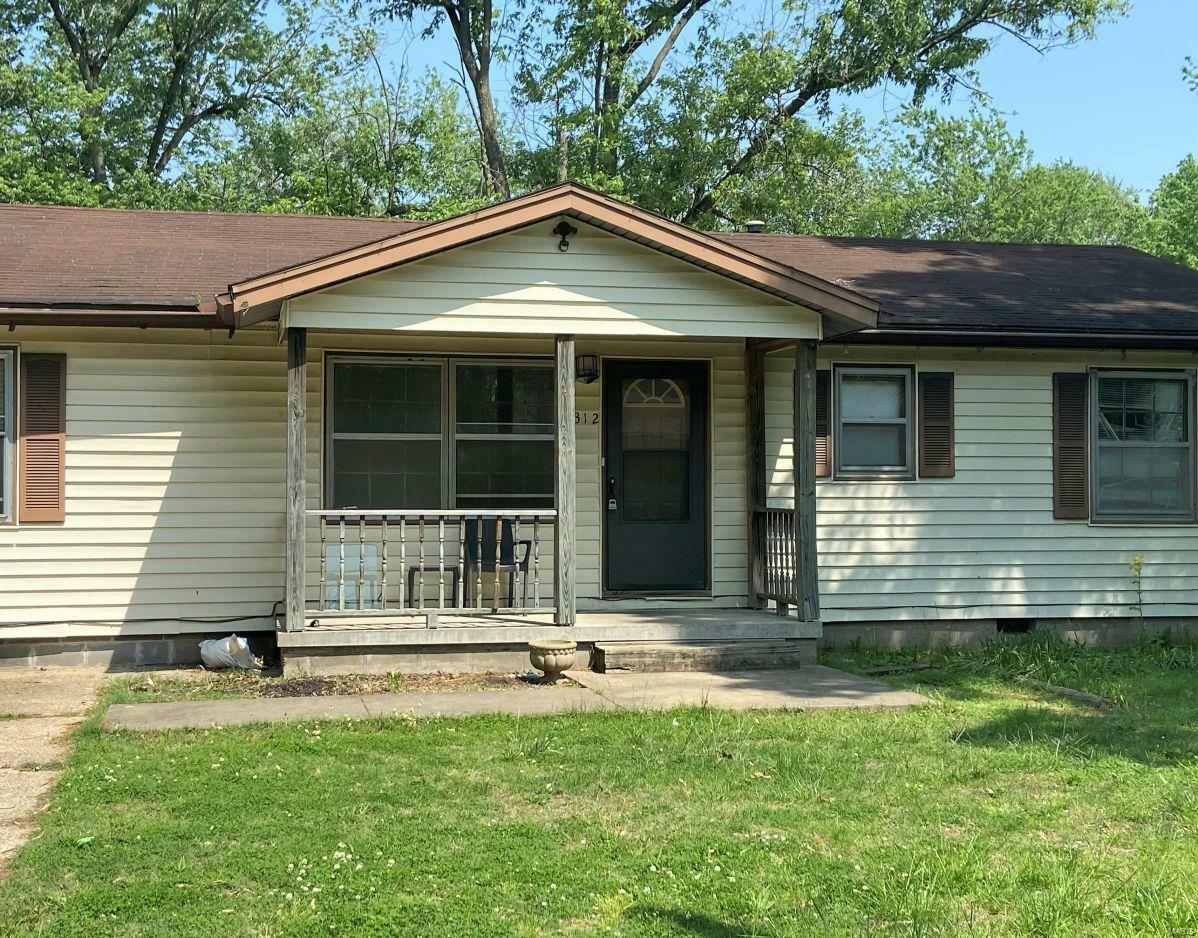 312 Crowe Street  Sikeston MO 63801 photo