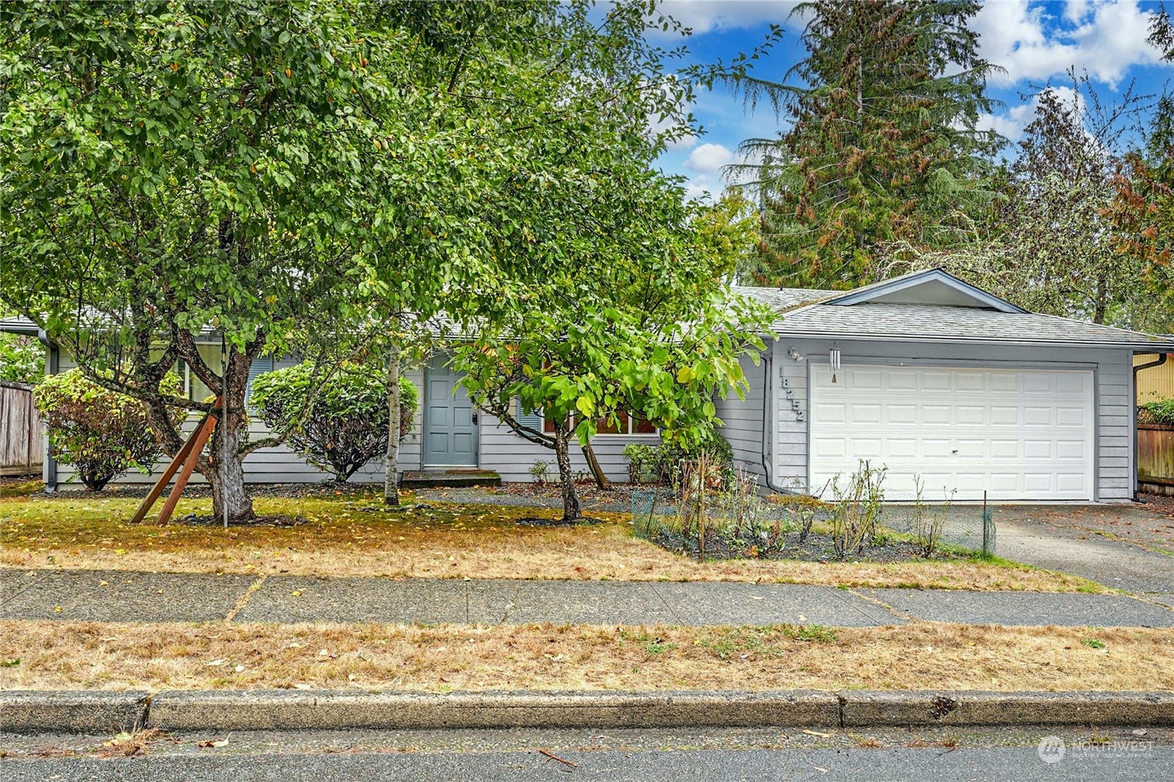 Property Photo:  18252 NE 31st Street  WA 98052 