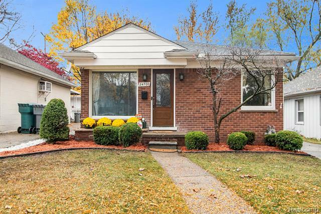 Property Photo:  24700 Carlysle Street  MI 48124 