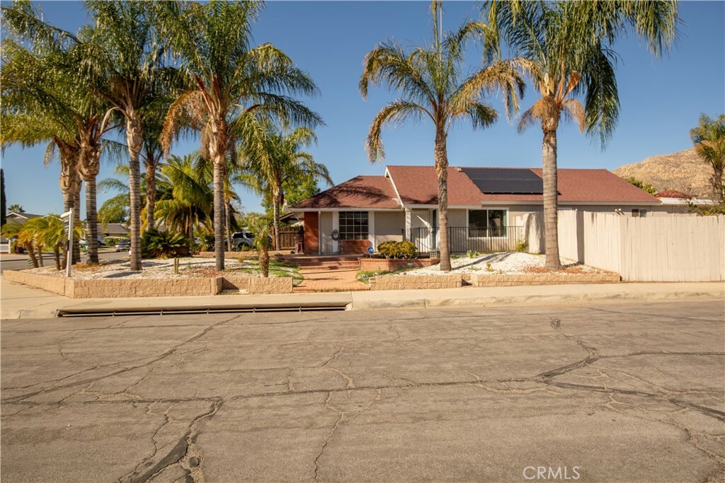 Property Photo:  22950 Chambray  CA 92557 