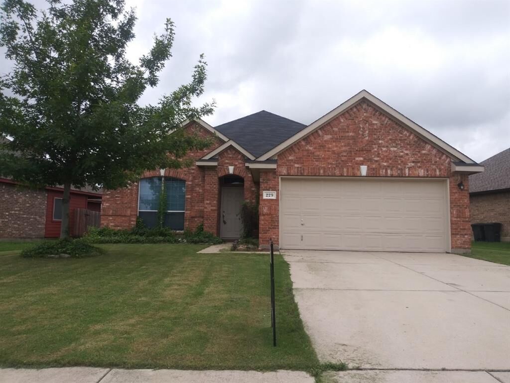 Property Photo: 229 Cedar Crest Drive TX 76247