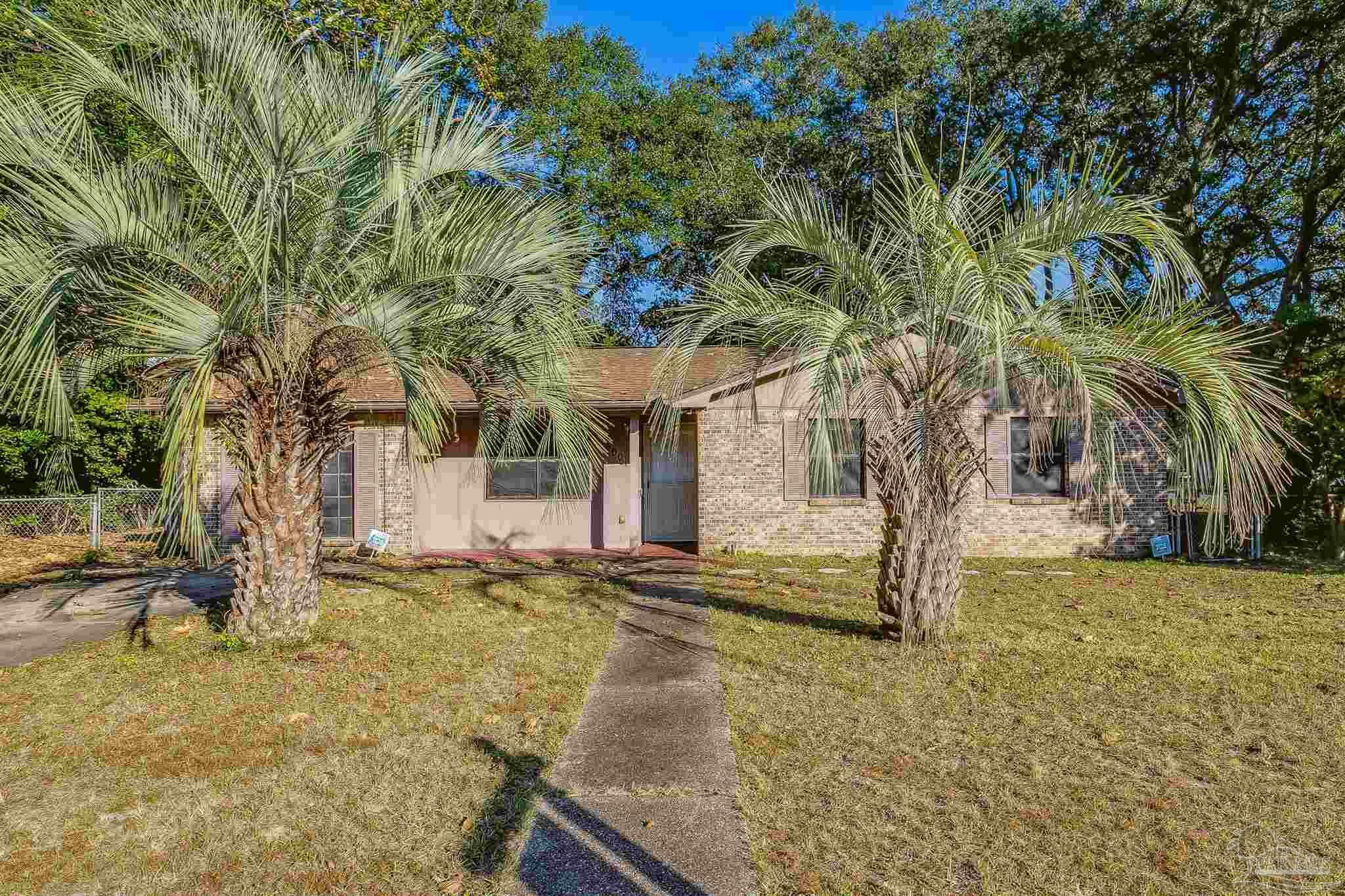 Property Photo:  6001 Queen St  FL 32570 