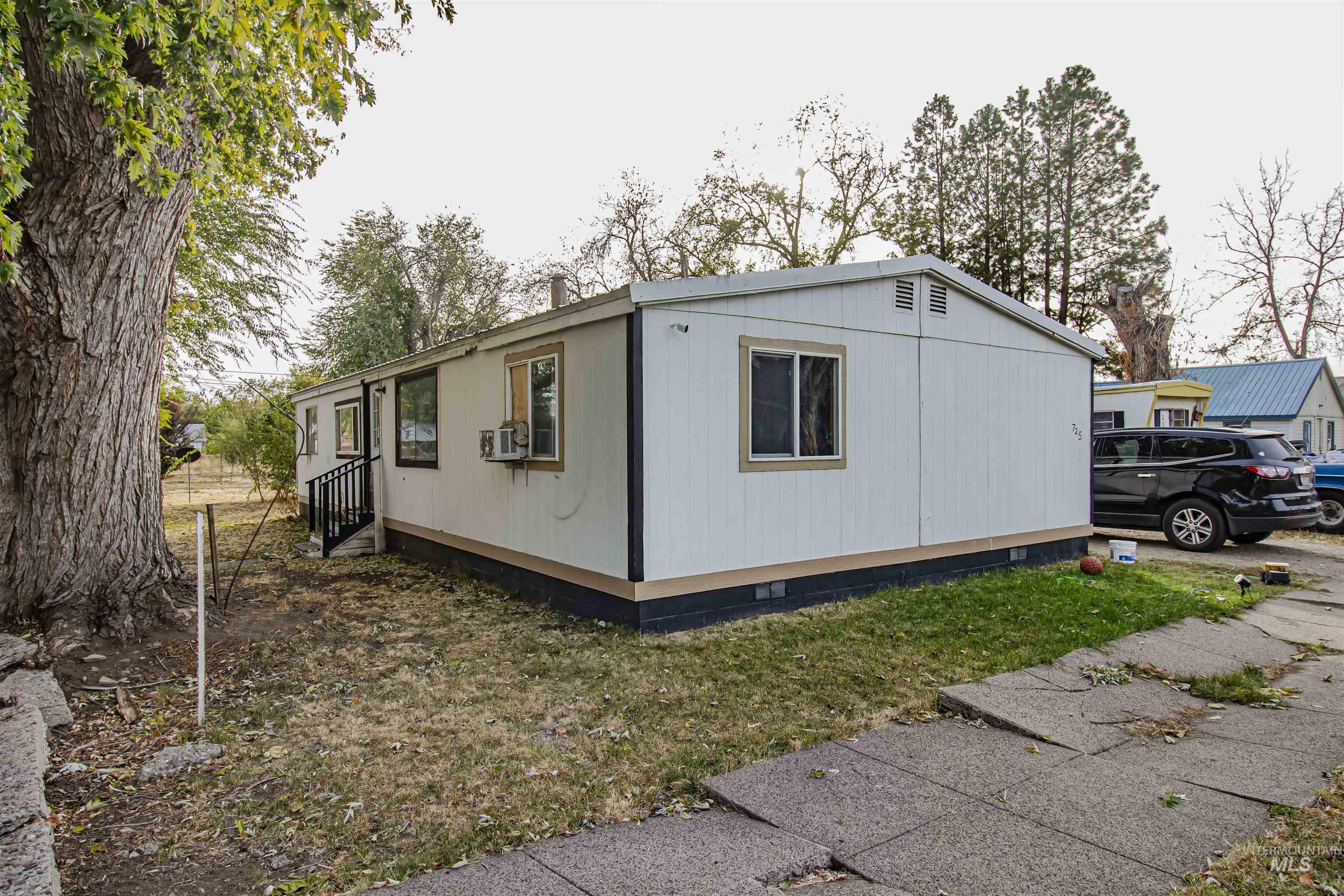 Property Photo:  725 E Liberty  ID 83672 