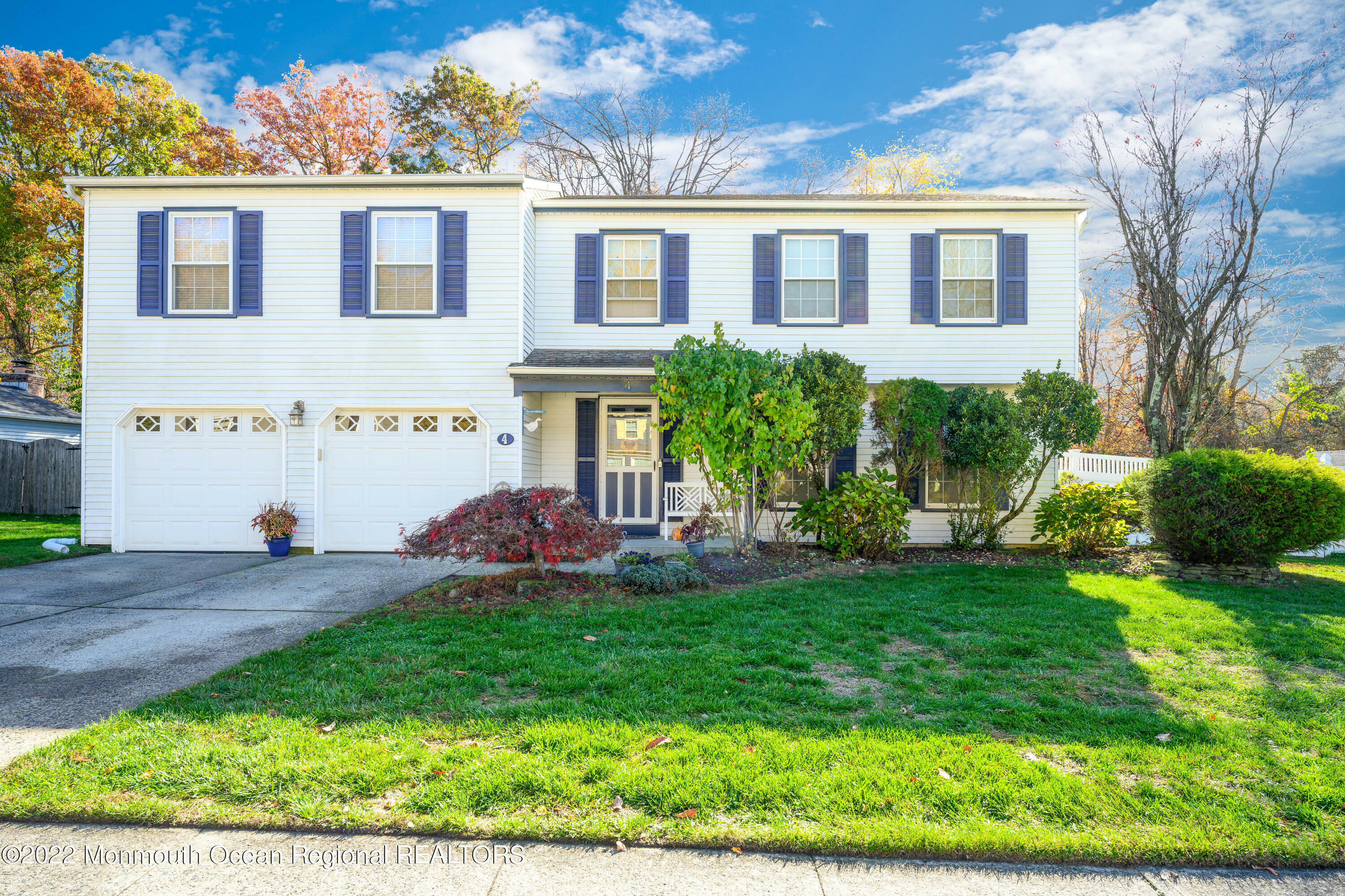 Property Photo:  4 Bunker Hill Drive  NJ 07731 