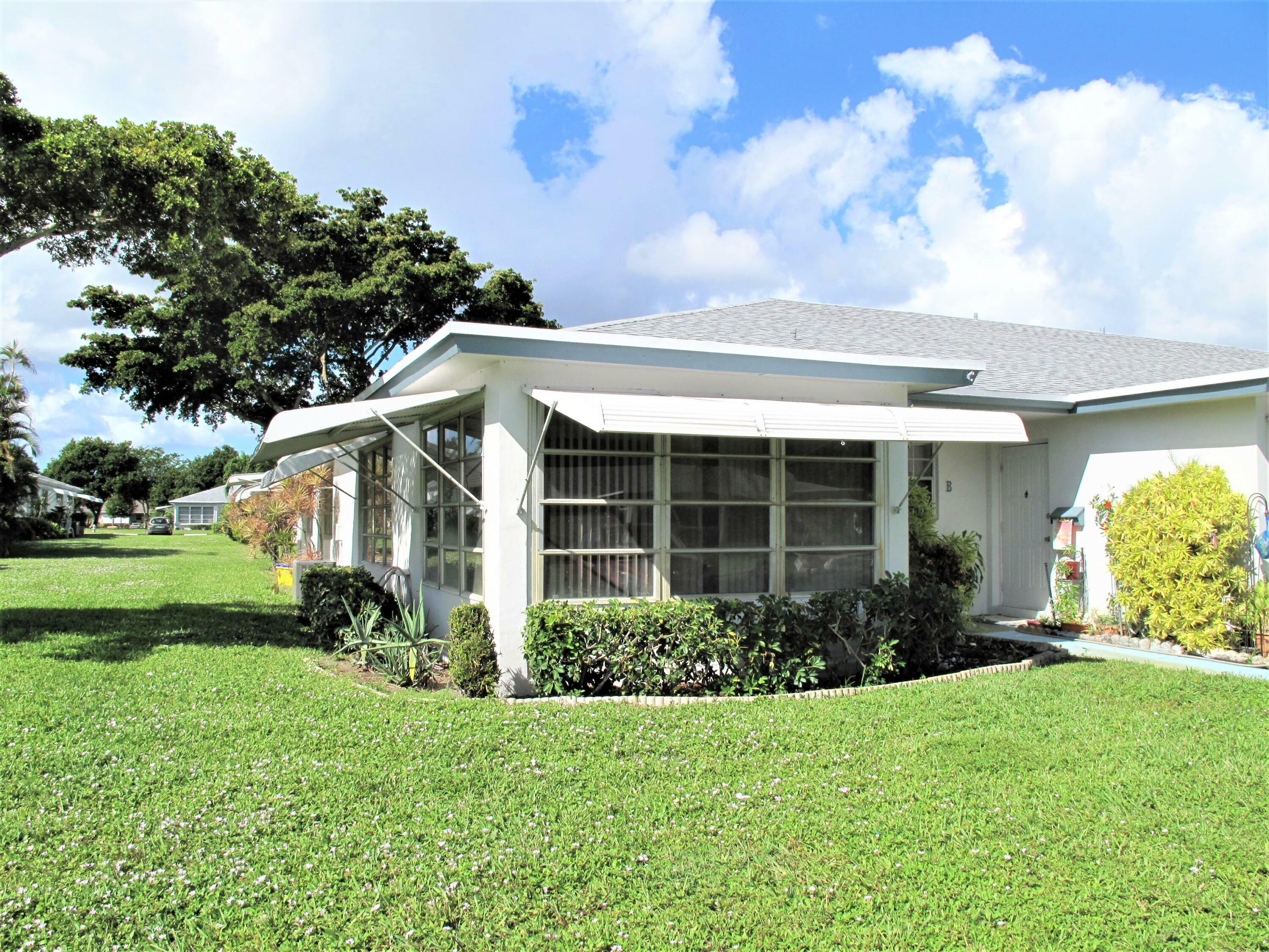 Property Photo:  1190 S Drive Circle A  FL 33445 