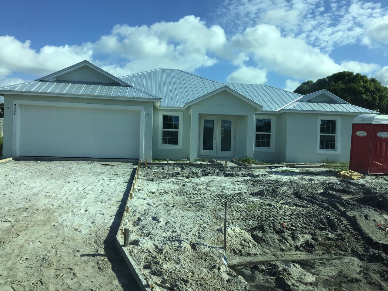 Property Photo:  777 SE Essex Drive  FL 34953 