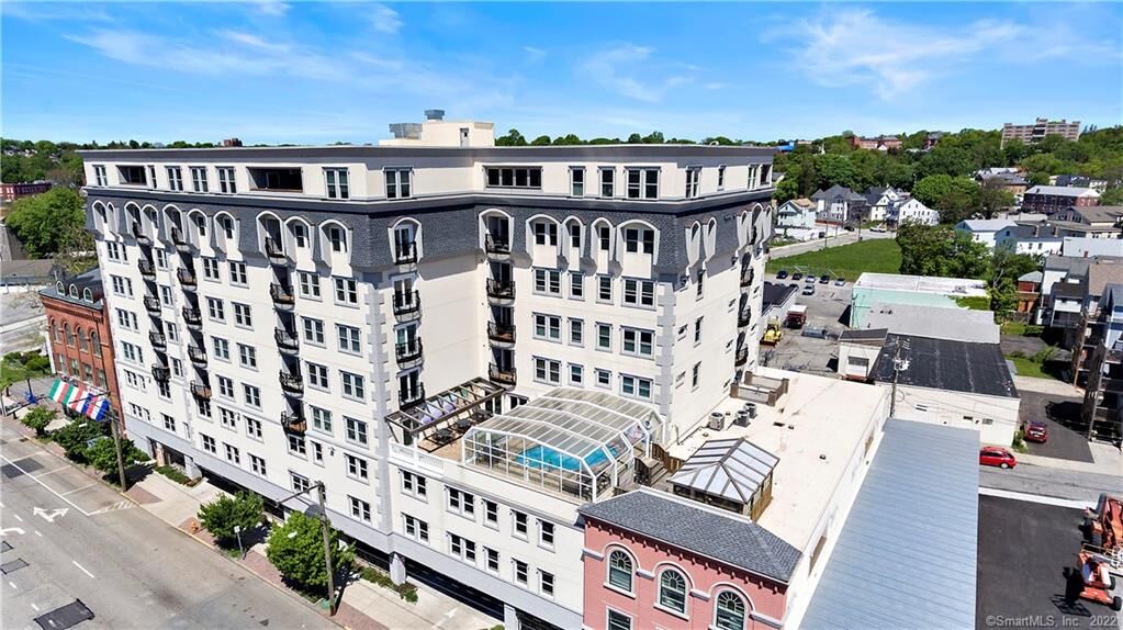 Property Photo:  461 Bank Street 503  CT 06320 