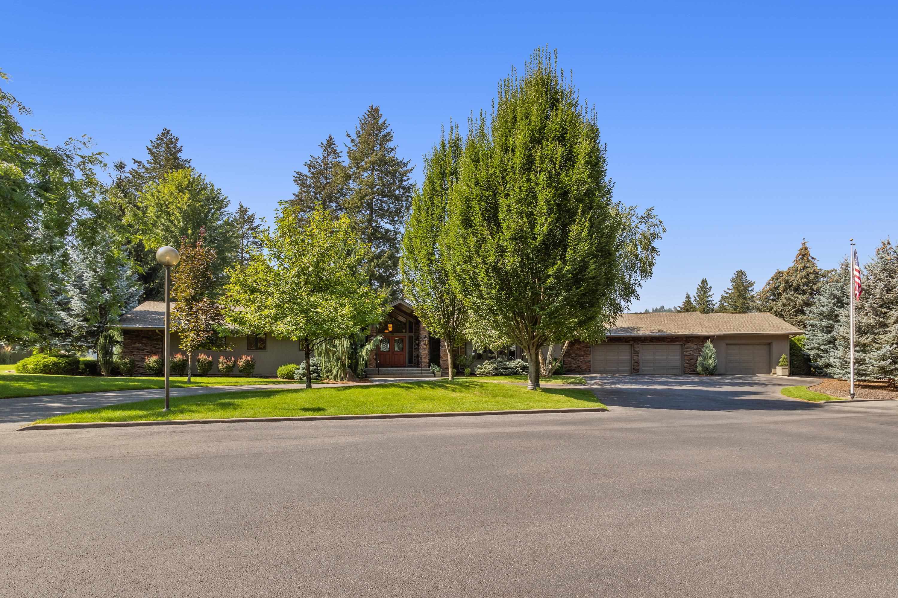 Property Photo: 503 W Meadow Ridge Ln WA 99208