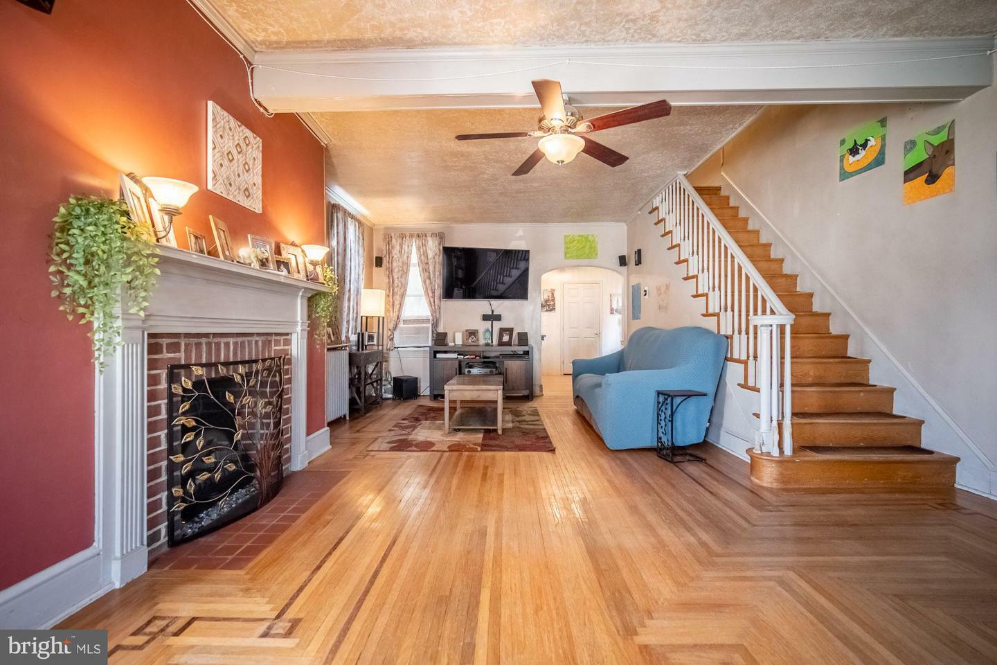 Property Photo: 423 Walnut Street PA 17368