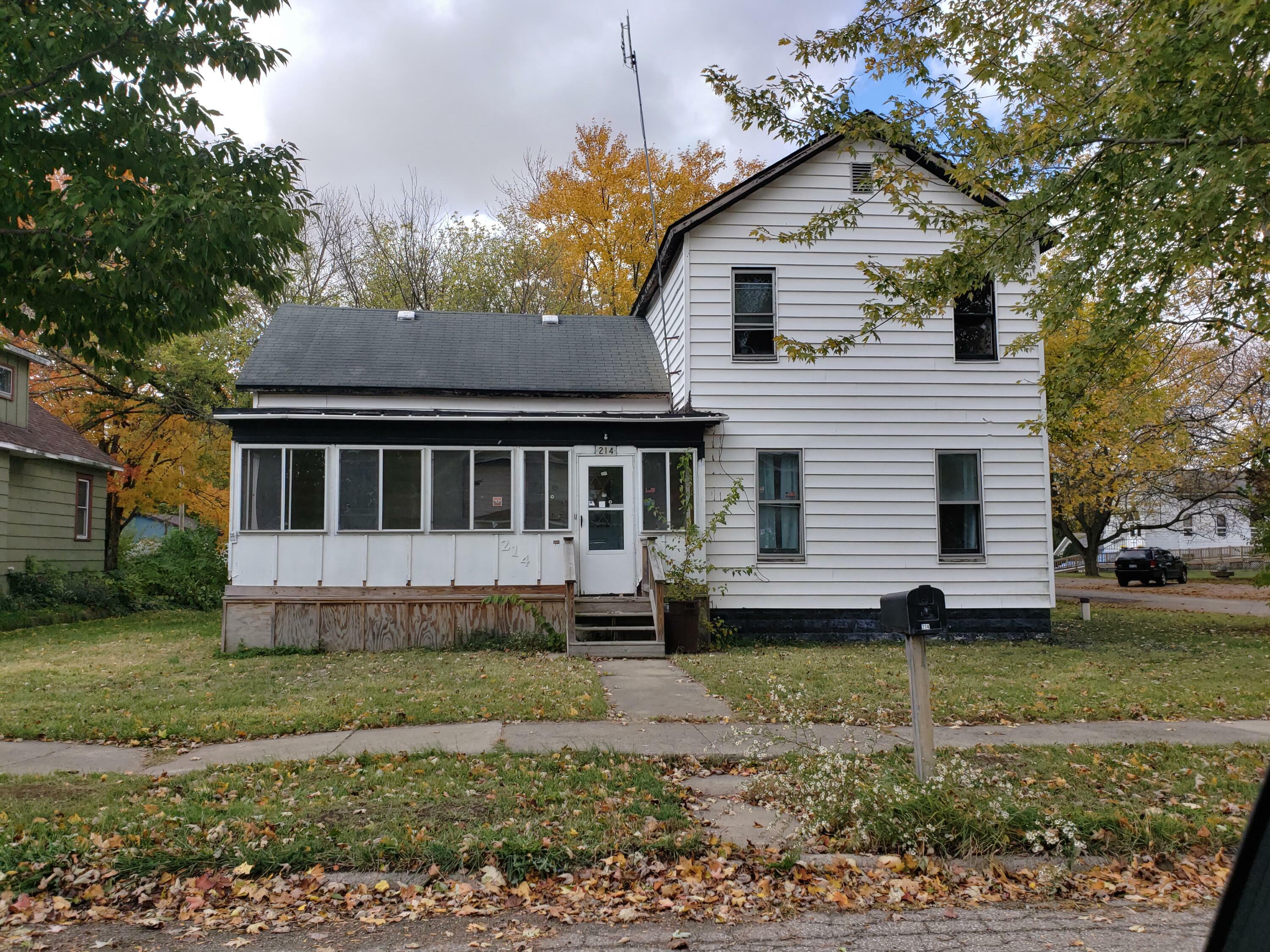 Property Photo:  214 N Cleveland Avenue  MI 49113 