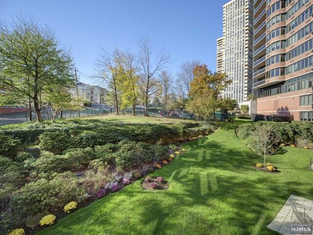 Property Photo: 100 Carlyle Drive 2H- S NJ 07010