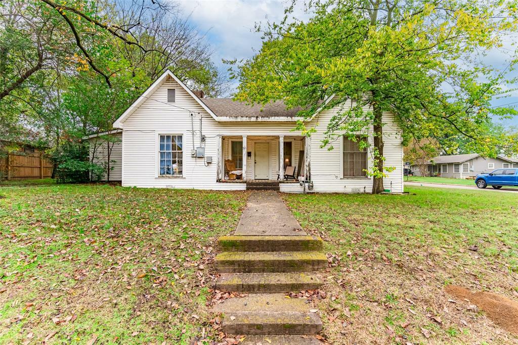 Property Photo:  521 Mulberry Street  TX 75482 