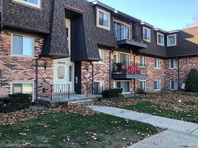 Property Photo:  216 Riviera Drive  MI 48080 